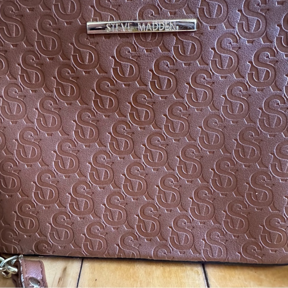 Elegant &‎ Classic Steve Madden Structured Bag - Picture 2 of 9